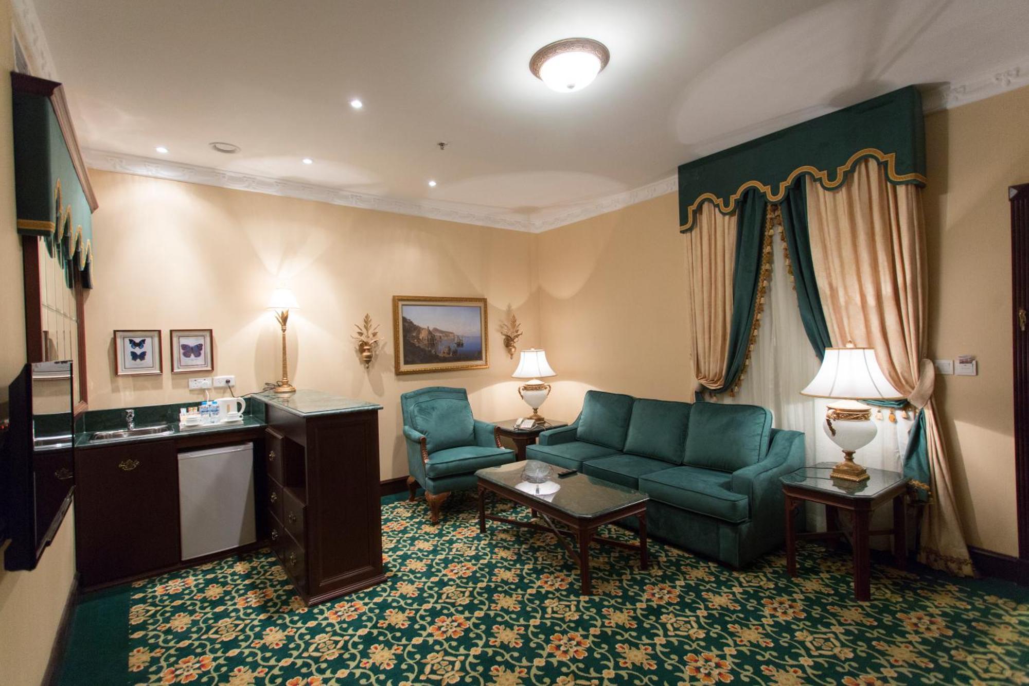 فندق المنزل الخبر المظهر الخارجي الصورة A suite at the hotel