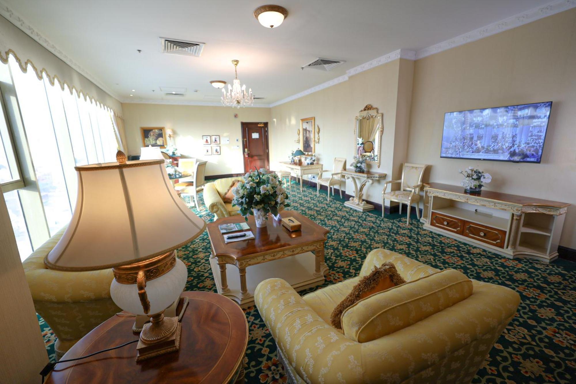 فندق المنزل الخبر المظهر الخارجي الصورة The lounge at the airport