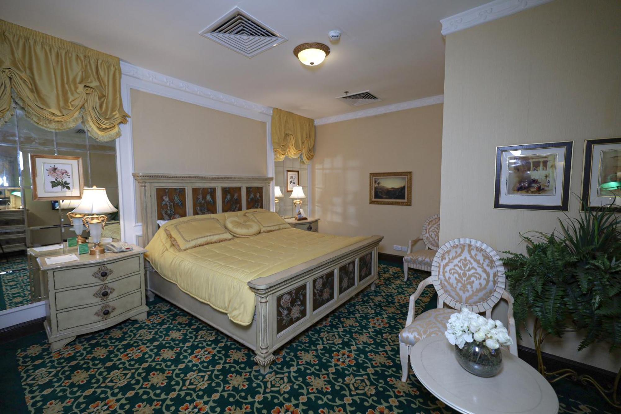 فندق المنزل الخبر المظهر الخارجي الصورة A bedroom at the hotel