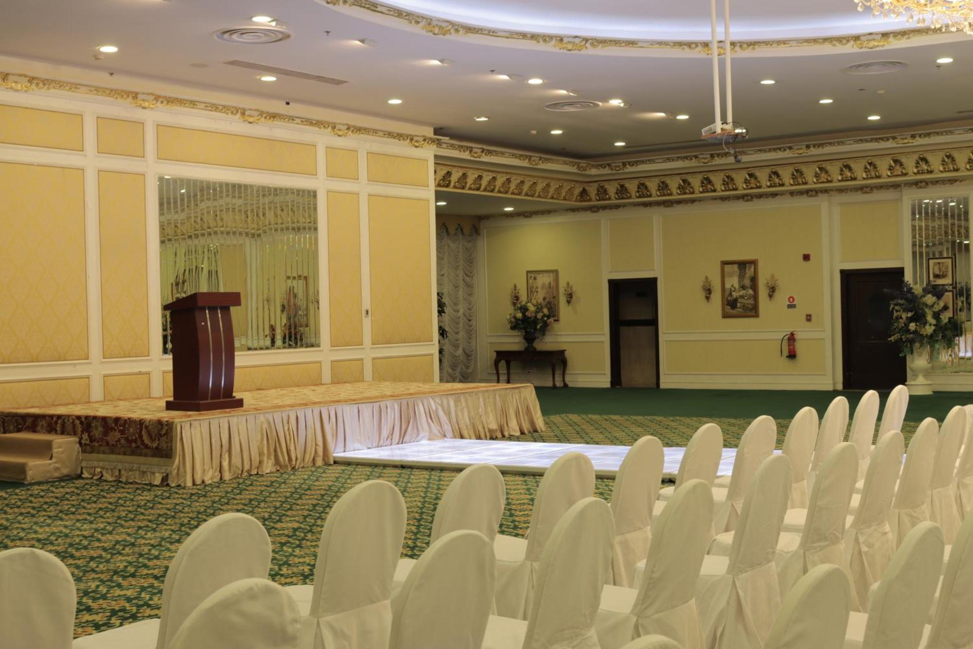 فندق المنزل الخبر المظهر الخارجي الصورة The ballroom of the hotel